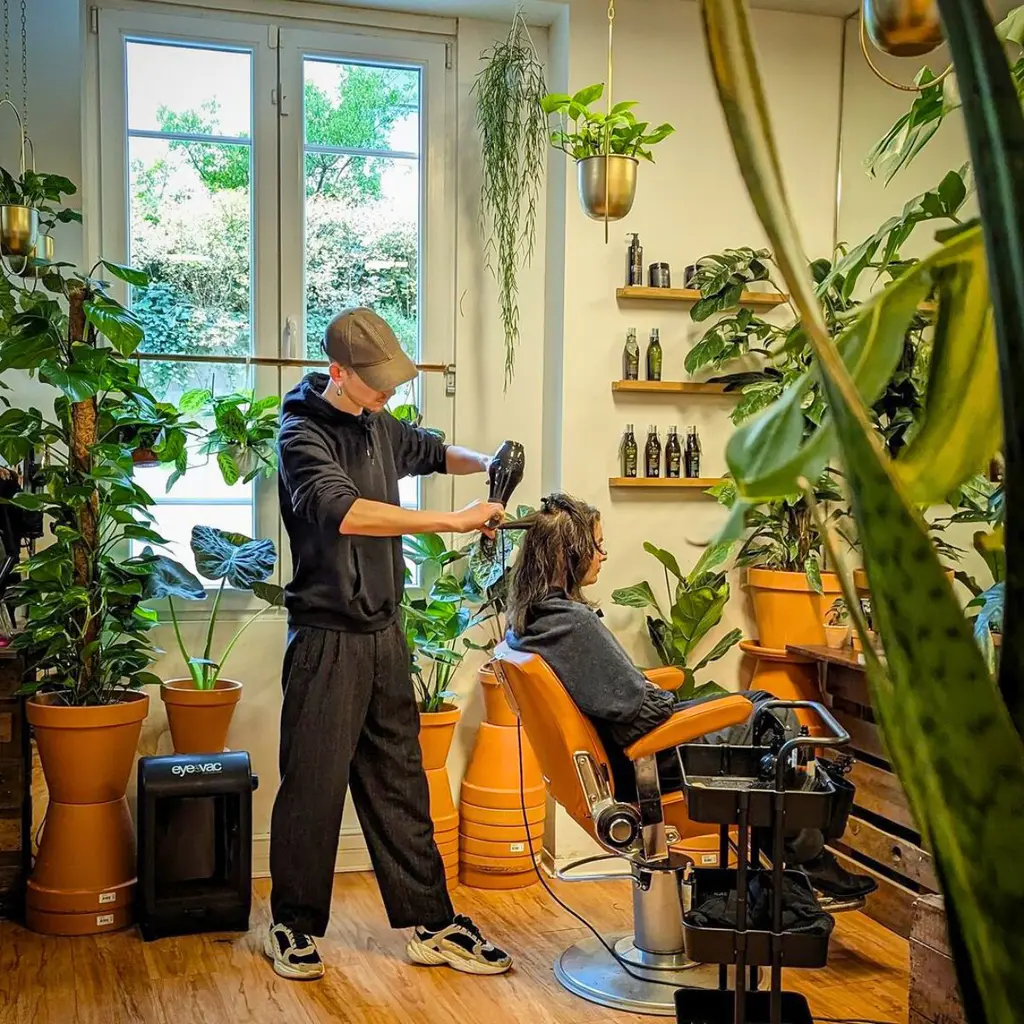 راهنمای خرید گل برای سالن زیبایی